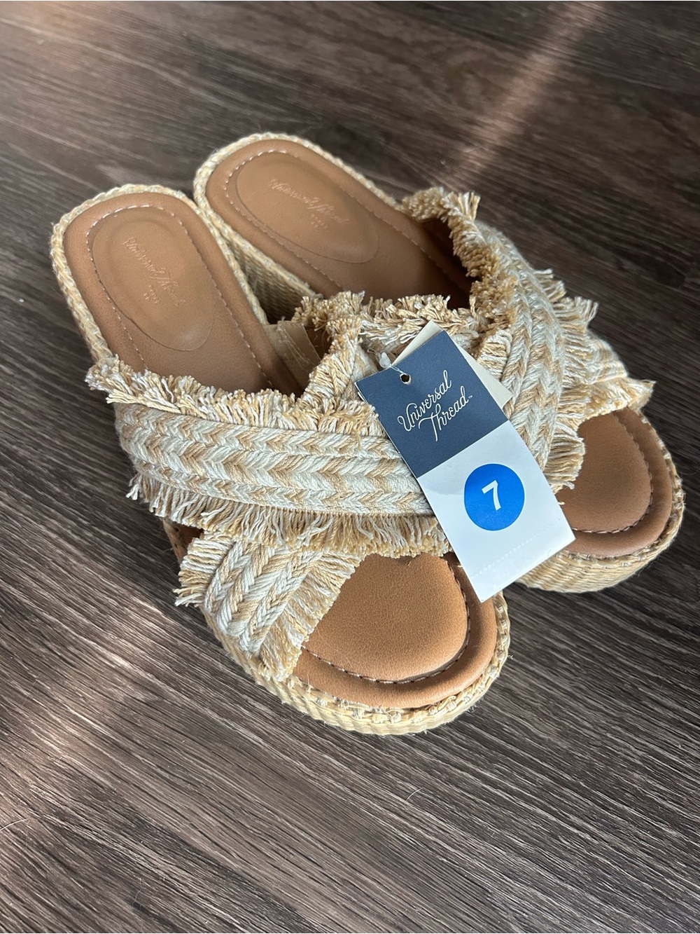 Universal Thread Platform Sandals